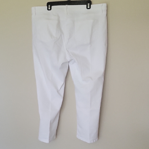 Women's White Jeans - Picture 2 of 8